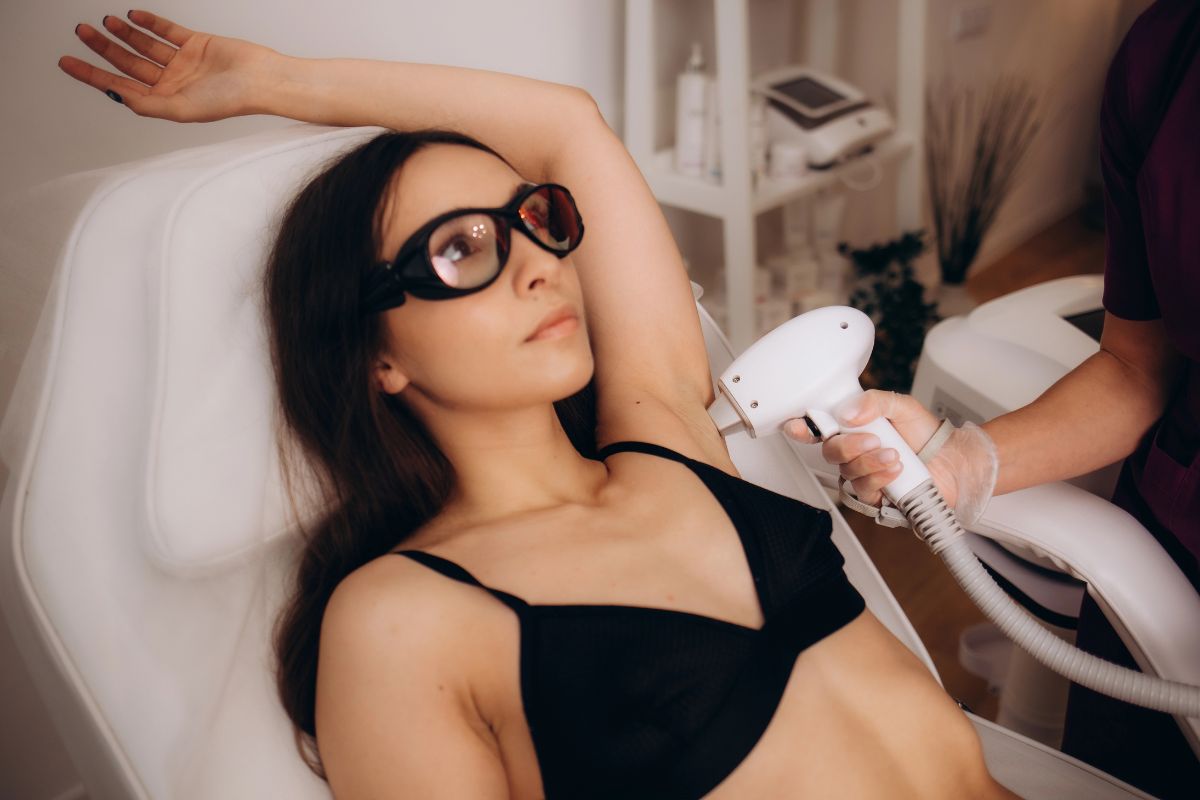 Six benefits of laser hair reduction and removal